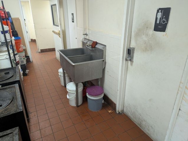 2 Confidential, Boston, MA 02115