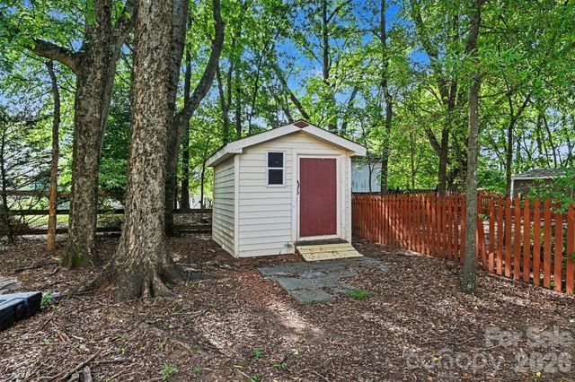 5839 NW BROOKSTONE Drive NW, Concord, NC 28027