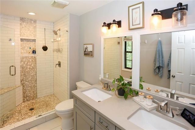 419 Creekside Lane, Woodstock, GA 30188