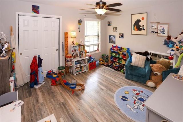 419 Creekside Lane, Woodstock, GA 30188