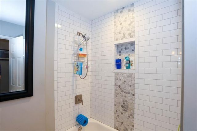 419 Creekside Lane, Woodstock, GA 30188