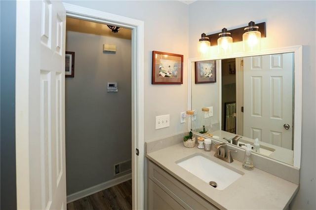 419 Creekside Lane, Woodstock, GA 30188