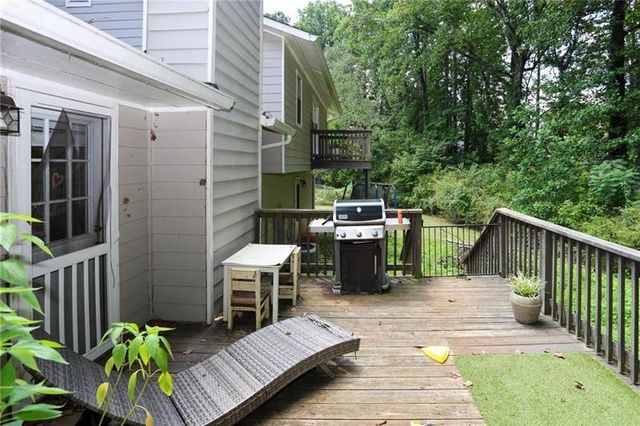 419 Creekside Lane, Woodstock, GA 30188