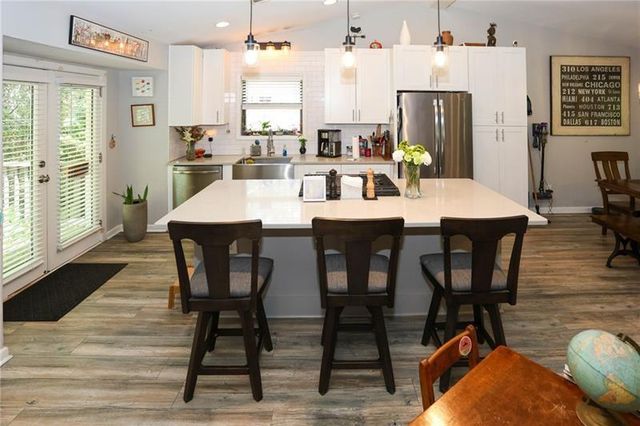 419 Creekside Lane, Woodstock, GA 30188