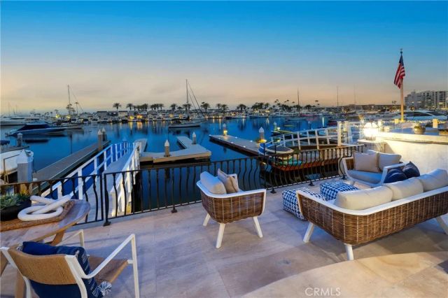 339 Via Lido Soud, Newport Beach, CA 92663