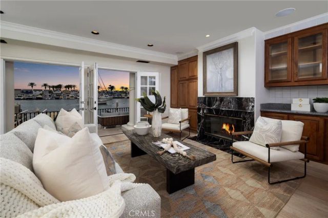 339 Via Lido Soud, Newport Beach, CA 92663