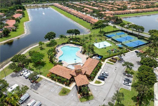 3367 COMMODORE Court, West Palm Beach, FL 33411