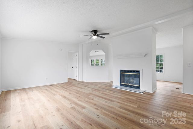3943 Doe Court, Lenoir, NC 28645