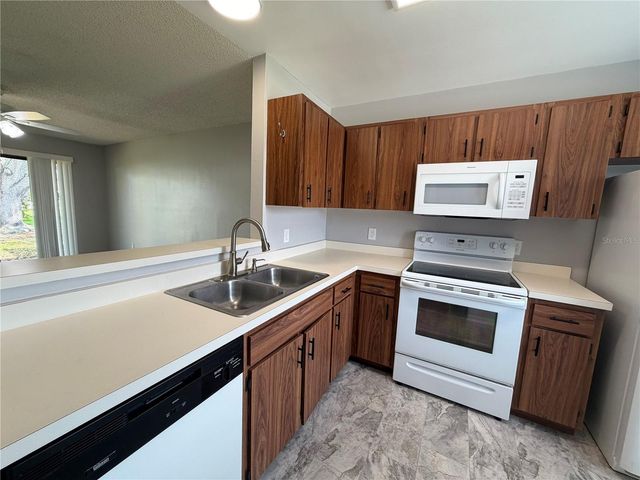 19 COLUMBIA AVENUE, St Cloud, FL 34769