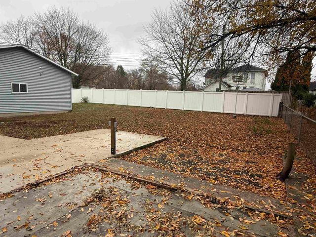 251 W 10th Street, Peru, IN 46970