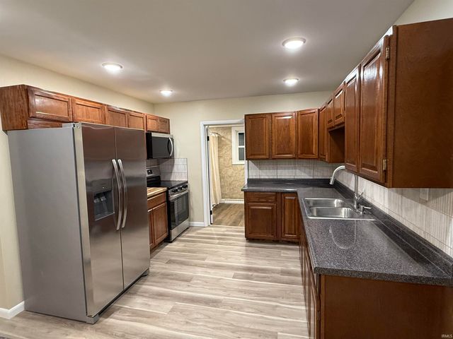 251 W 10th Street, Peru, IN 46970