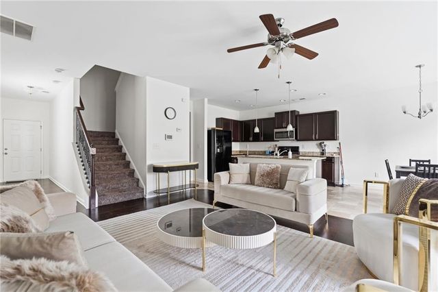 565 Dasheill Lane, Atlanta, GA 30349