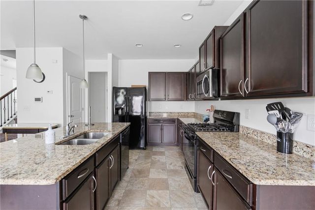 565 Dasheill Lane, Atlanta, GA 30349