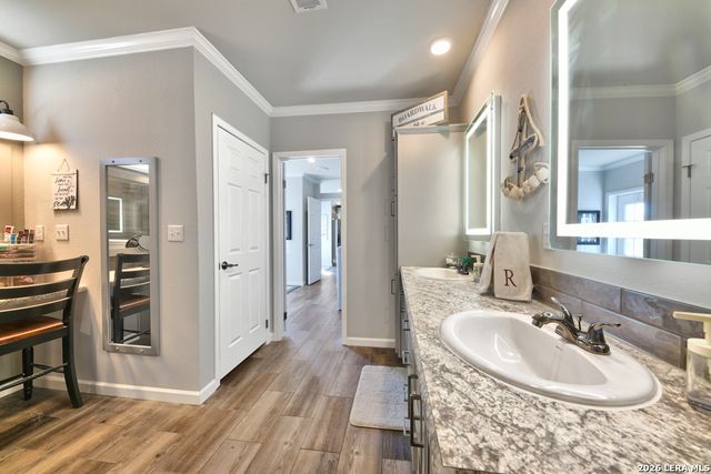 175 Ranch Country, La Vernia, TX 78121