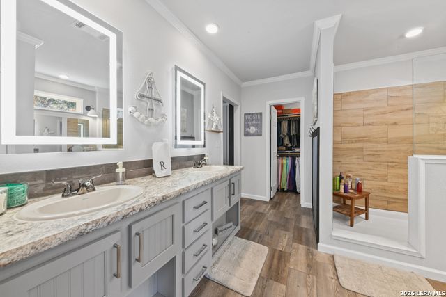 175 Ranch Country, La Vernia, TX 78121