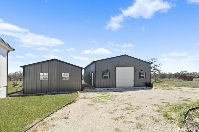 175 Ranch Country, La Vernia, TX 78121