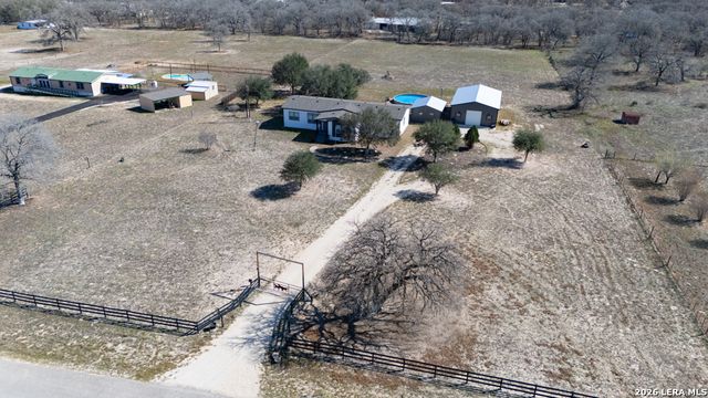 175 Ranch Country, La Vernia, TX 78121