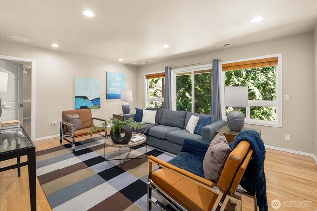 4325 270th Avenue NE, Redmond, WA 98053