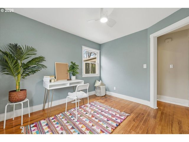 5823 Se INSLEY St, Portland, OR 97206