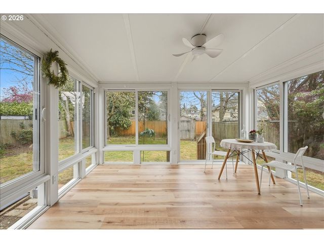 5823 Se INSLEY St, Portland, OR 97206