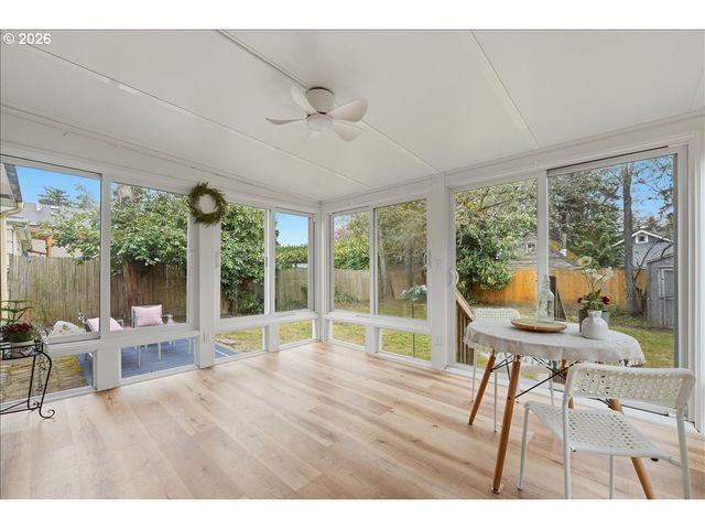 5823 Se INSLEY St, Portland, OR 97206