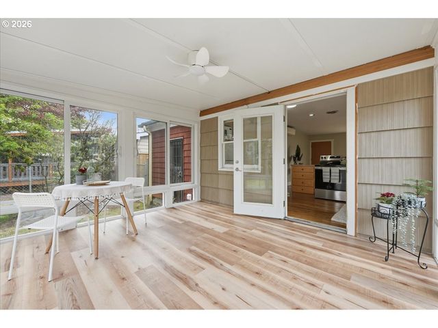 5823 Se INSLEY St, Portland, OR 97206