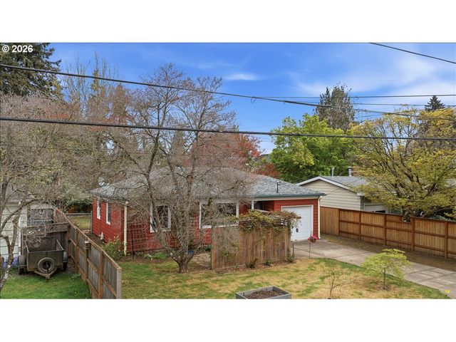 5823 Se INSLEY St, Portland, OR 97206