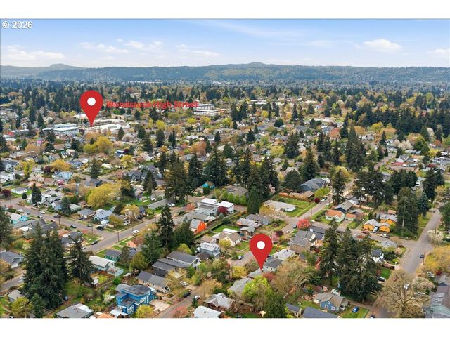 5823 Se INSLEY St, Portland, OR 97206