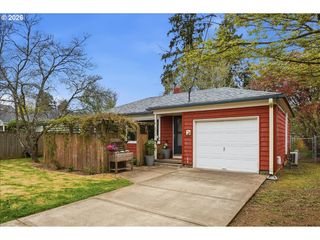 5823 Se INSLEY St, Portland, OR 97206