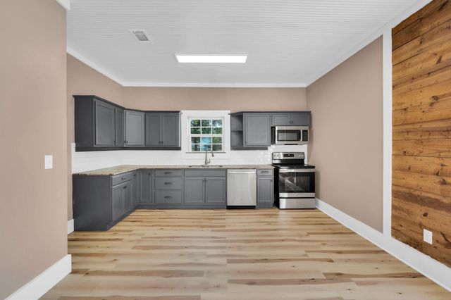 601 S 7th Avenue, Teague, TX 75860