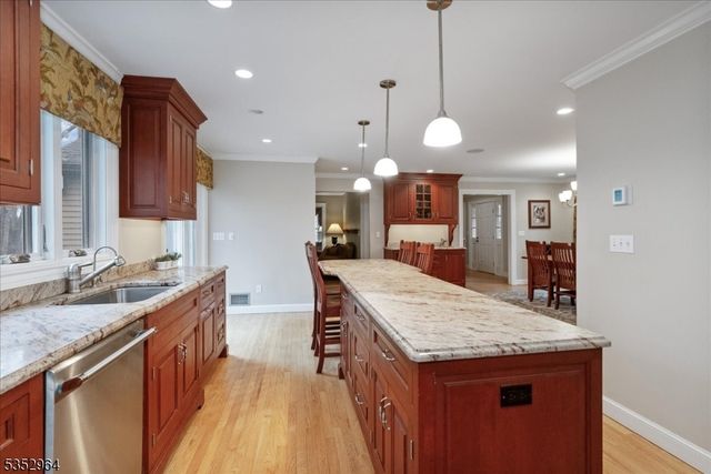 3 Beaver Brook Dr, Washington Twp., NJ 07853