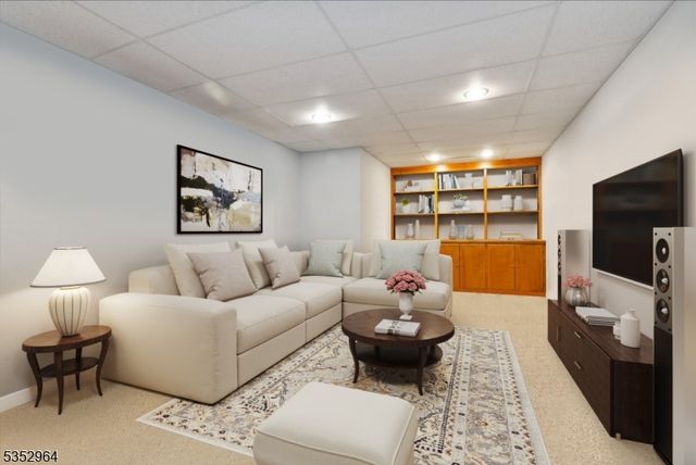 3 Beaver Brook Dr, Washington Twp., NJ 07853