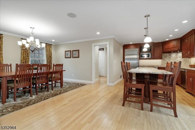 3 Beaver Brook Dr, Washington Twp., NJ 07853