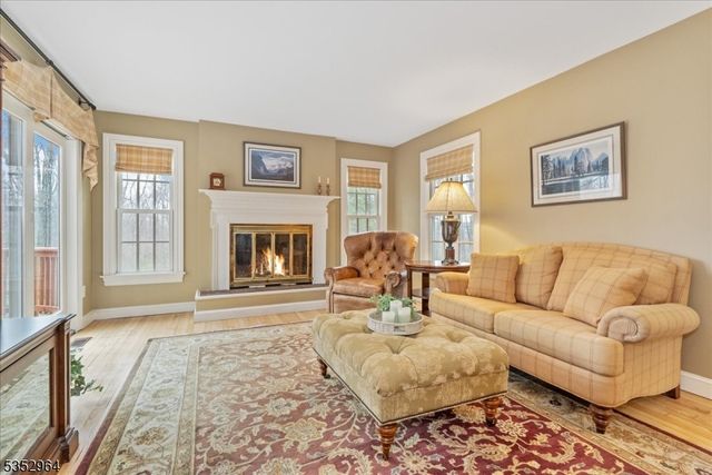 3 Beaver Brook Dr, Washington Twp., NJ 07853