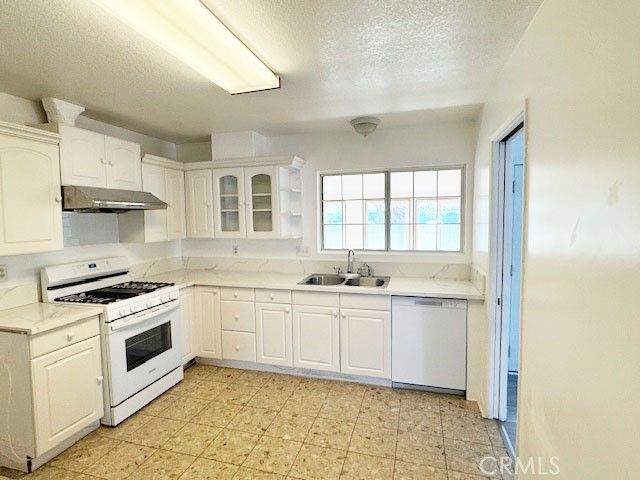 13132 La Jara, Cerritos, CA 90703