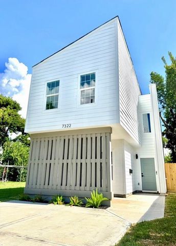 7322 Laredo Street, Houston, TX 77020