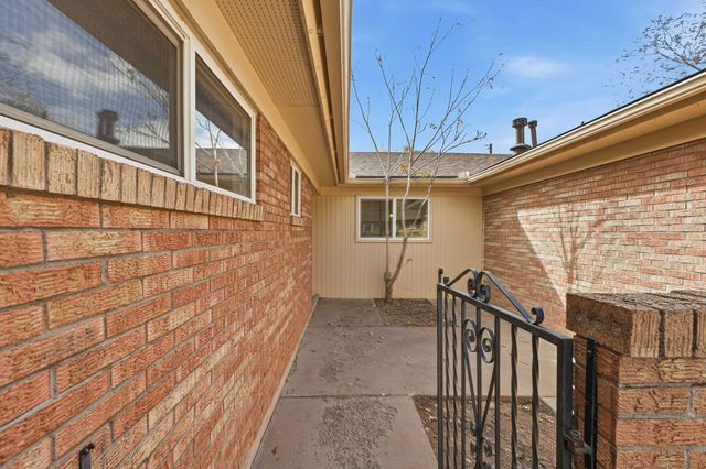 12208 Eastridge Drive NE, Albuquerque, NM 87112