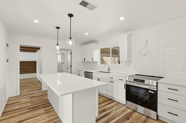 12208 Eastridge Drive NE, Albuquerque, NM 87112