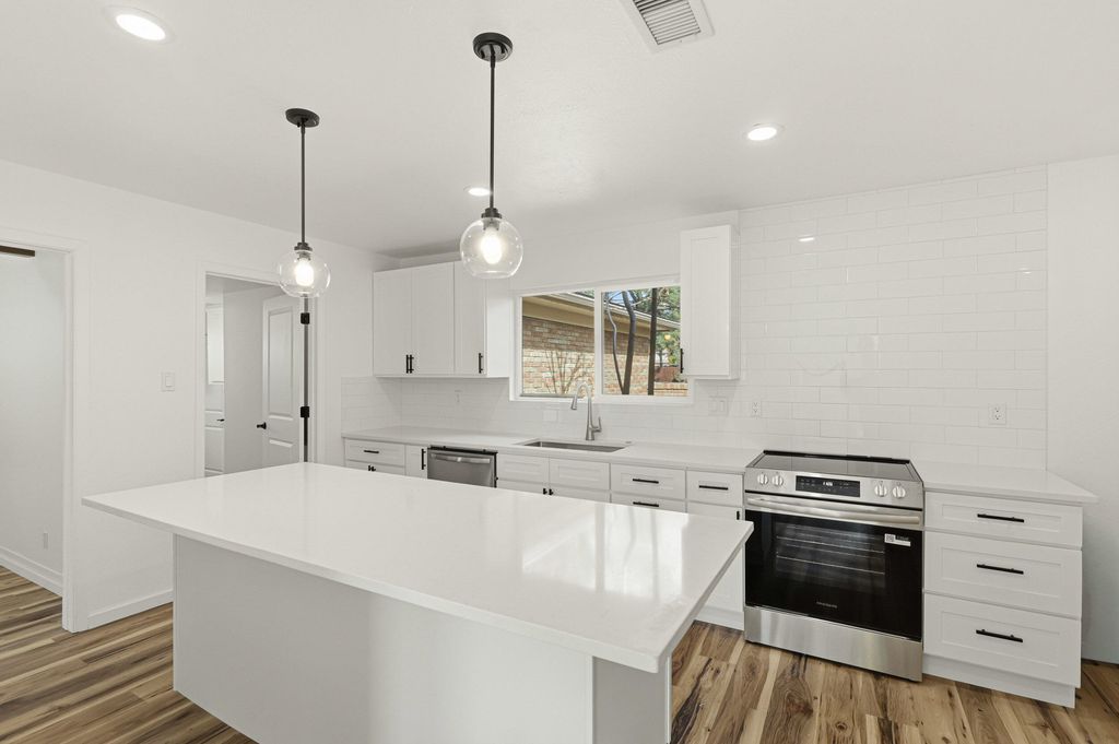 12208 Eastridge Drive NE, Albuquerque, NM 87112