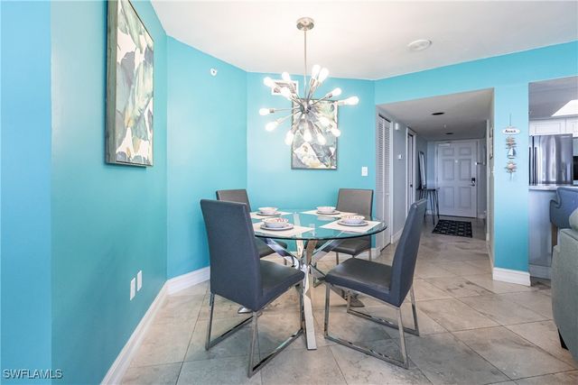 40 Seagate DR 202A, Naples, FL 34103