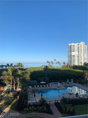 40 Seagate DR 202A, Naples, FL 34103