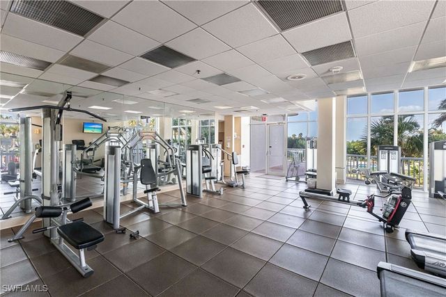 40 Seagate DR 202A, Naples, FL 34103