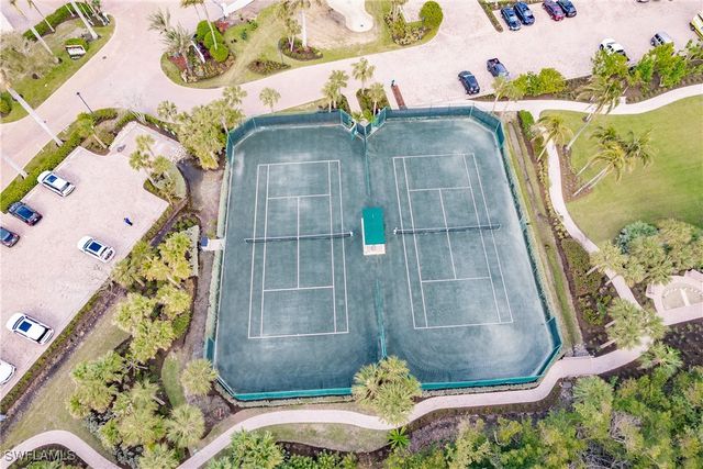 40 Seagate DR 202A, Naples, FL 34103