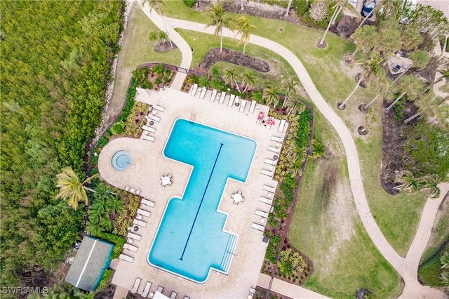 40 Seagate DR 202A, Naples, FL 34103