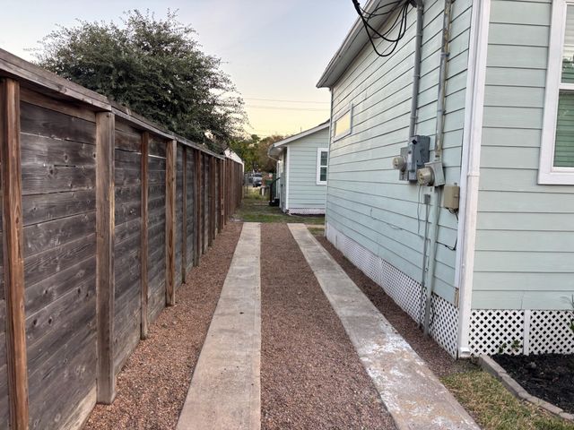 414 Marie Street, Houston, TX 77009