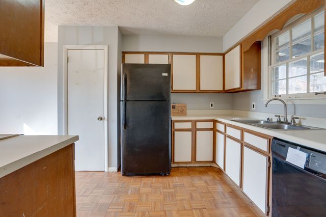 102 Valley View Ct, Hendersonville, TN 37075