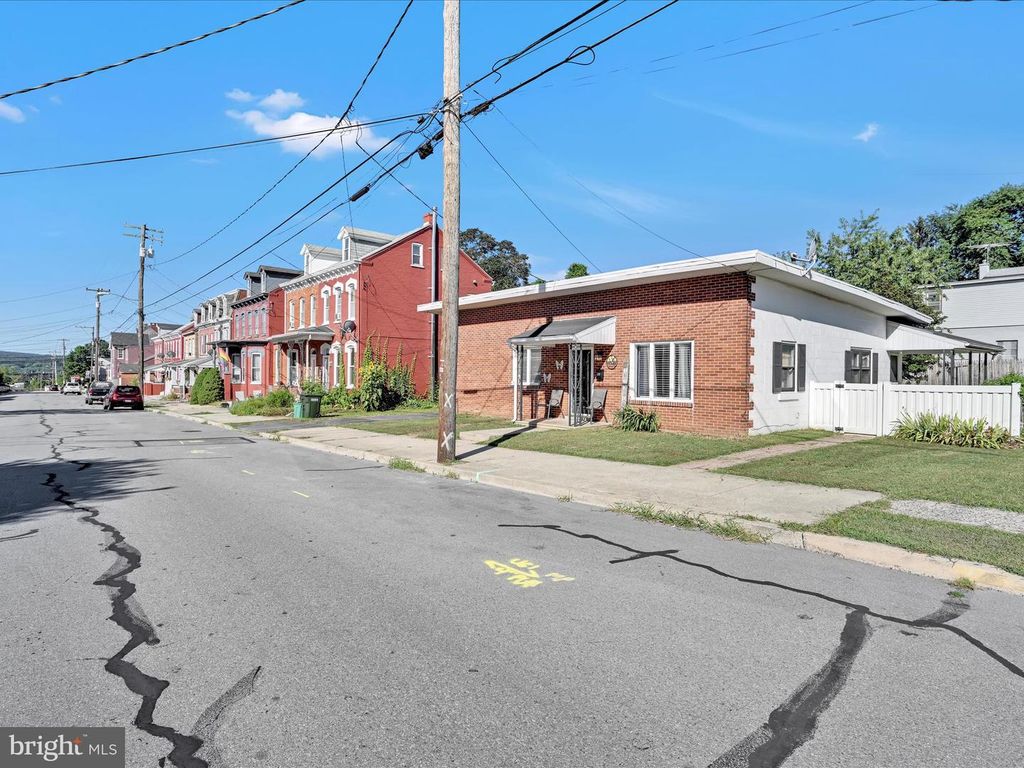 343 POPLAR ST, Columbia, PA 17512