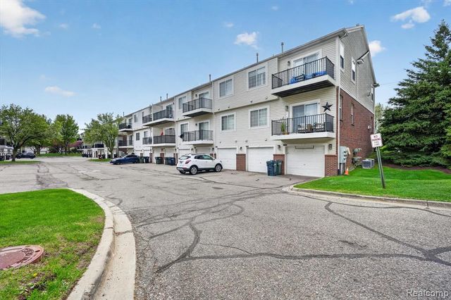 43027 Strand Drive, Sterling Heights, MI 48313