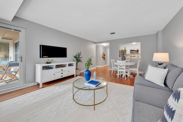 1 Watermill Pl 312, Arlington, MA 02476