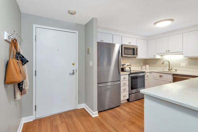 1 Watermill Pl 312, Arlington, MA 02476